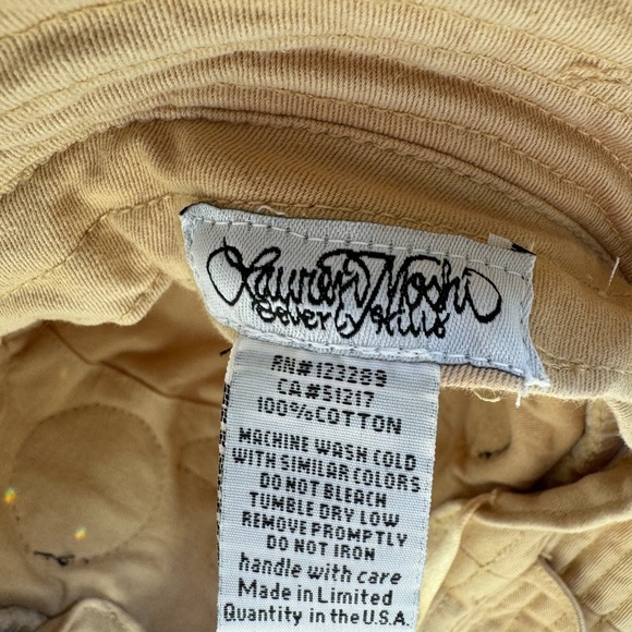 ADINA BUCKET HAT W/ ALLOVER HIPPIE PATCHES - Picture 5 of 11